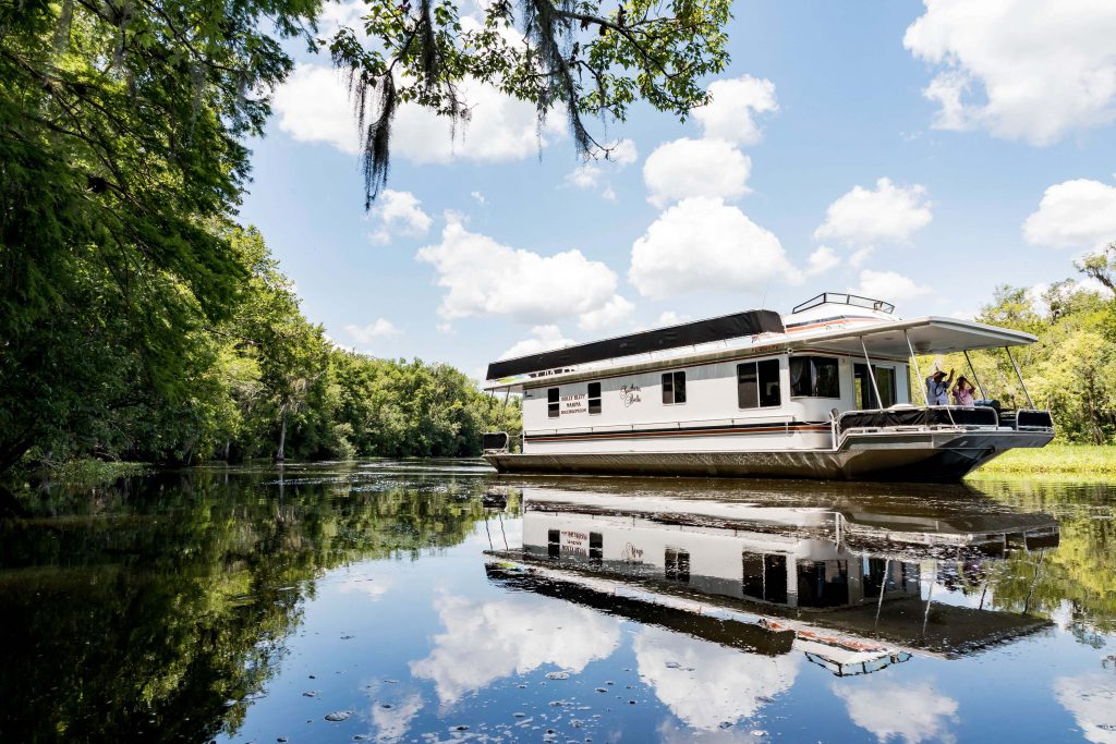 Houseboating the St. Johns River, Florida navigating an oxbow on the St. Johns River